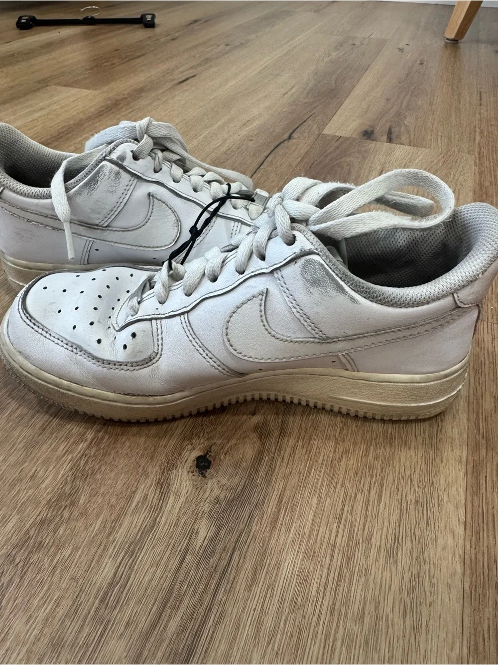 Nike Men’s White Leather Low-Top Sneakers